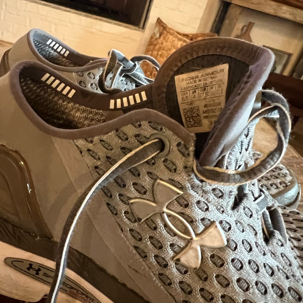 Grey Nike’s